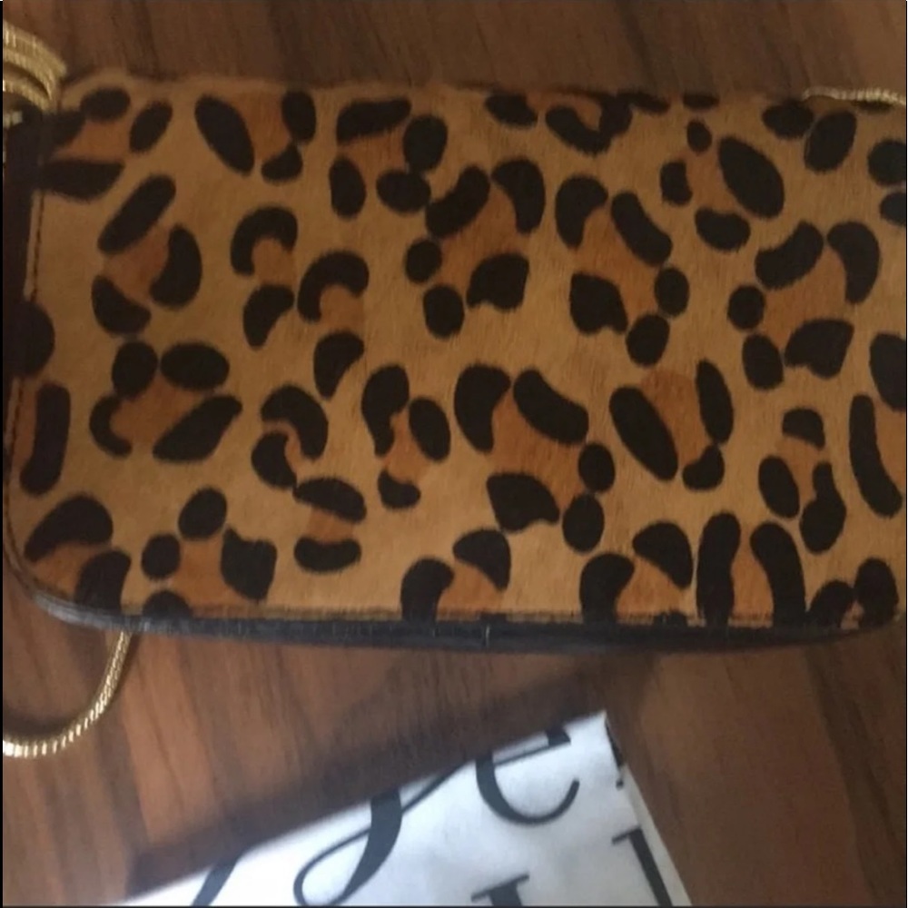 Women’s over shoulder/ crossbody purse.